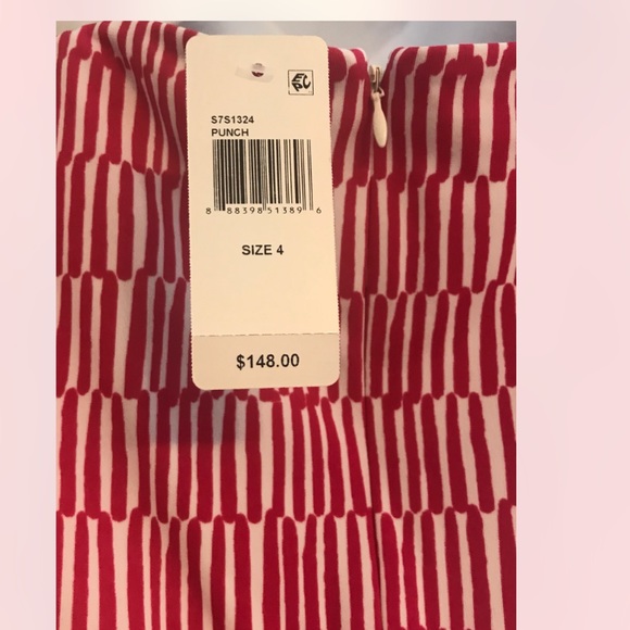 Not your daughters NWT Red geo print FAUX WRAP SHORT SLEEVE DRESS - Picture 2 of 3